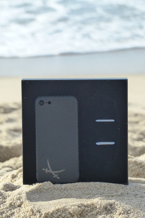 iPhone 8 Carbon Cover mit Logo im edlen Geschenk-Etui