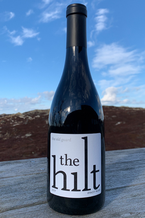 2017 The Hilt The Old Guard Pinot Noir 0,75l 