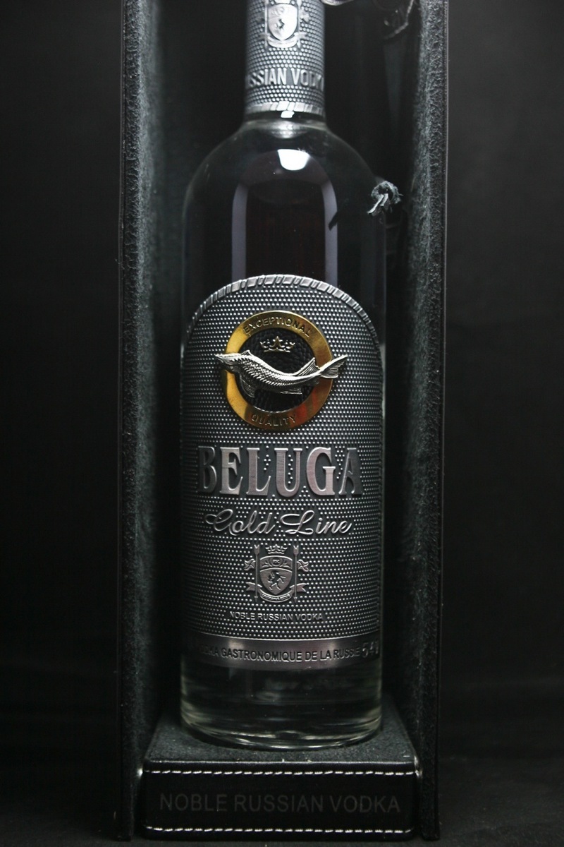 Vodka Beluga Gold Line im Lederkoffer 40,0% Alc.